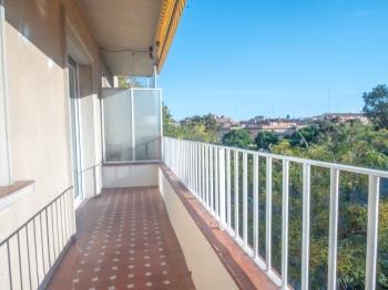 Fully Renovated 3 Bedroom Apartment near LaSagrera